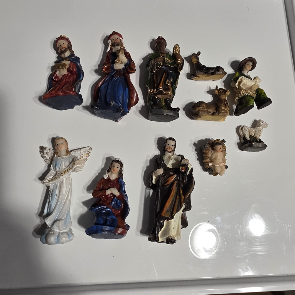 Nativity Set 11 Pieces Hand Painted Christmas Jesus Nacimiento Resin